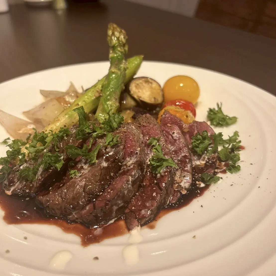 牛肉料理の一皿